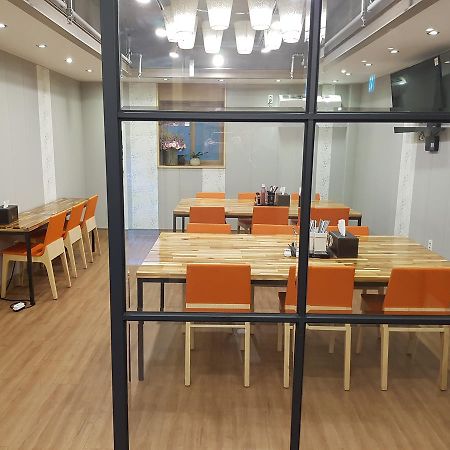 Hanam 1St Business Hotel Кванджу Экстерьер фото